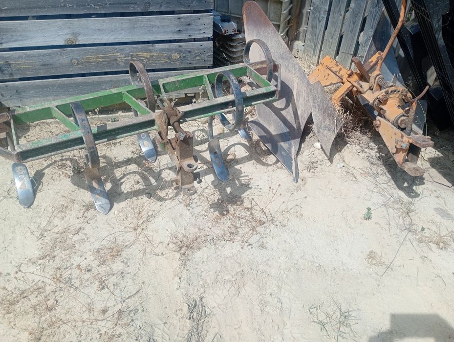 Vendo trator marca pascual com todos assessórios