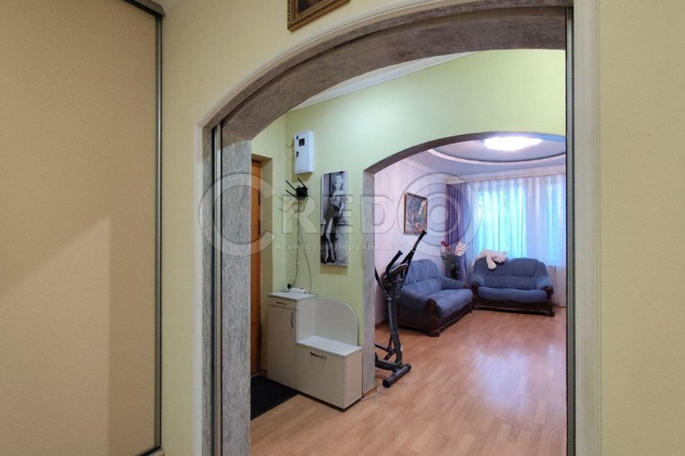 Продаж великої 3кімнатної квартири з "автономкою". Покровський район.