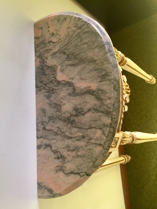 Mesa de Madeira de Pinho com Tampo feito de Pedra Mármore