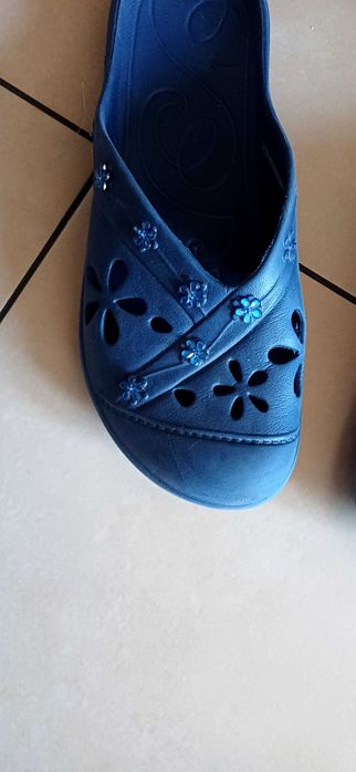 Buty typu klapki gumowe na basen i nie tylko roz 40wew.25.5Nowe