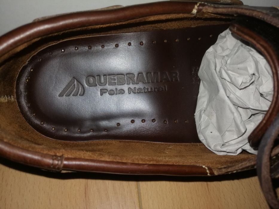 Sapatos de vela castanho Quebramar