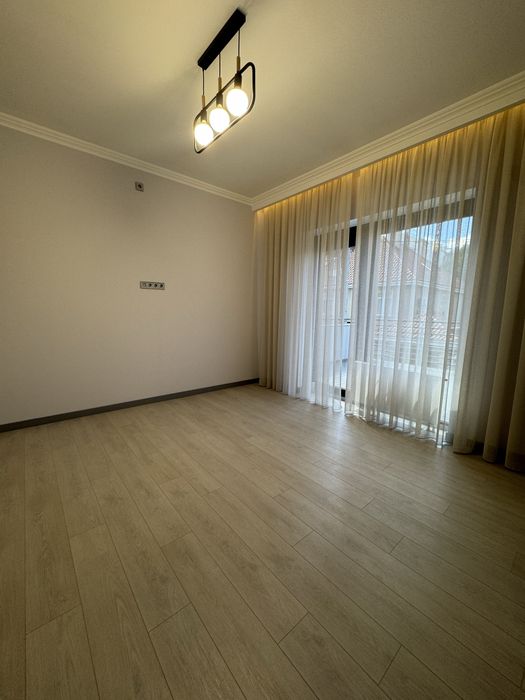 Современный уютный дом на Чубаевке / Фонтан