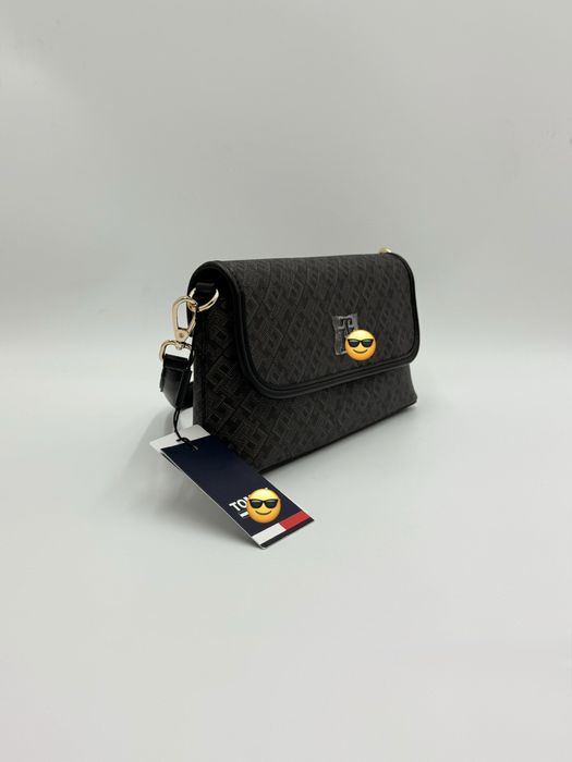 Сумка женская T*mmy  | Бежевый и черный | Монограмма