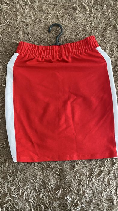 Юбка красная с белыми полосками