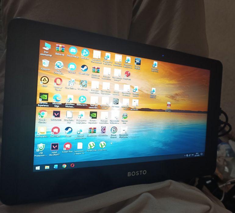 !срочно! Графический монитор Bosto bt-12hd