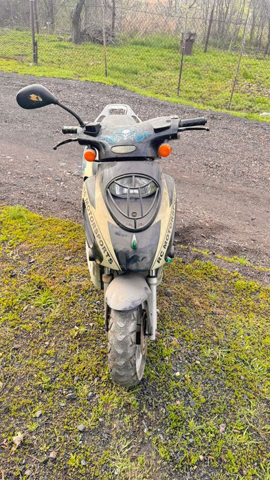 Продам скутер на ходу 0507218818