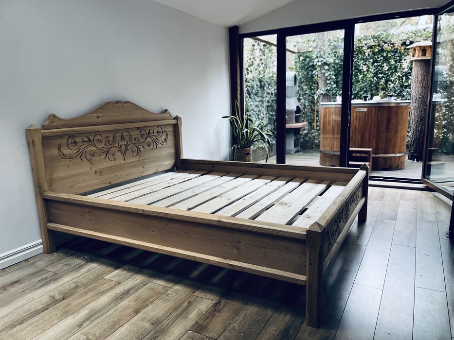 Łóżko góralskie recznie rzezbione lite drewno