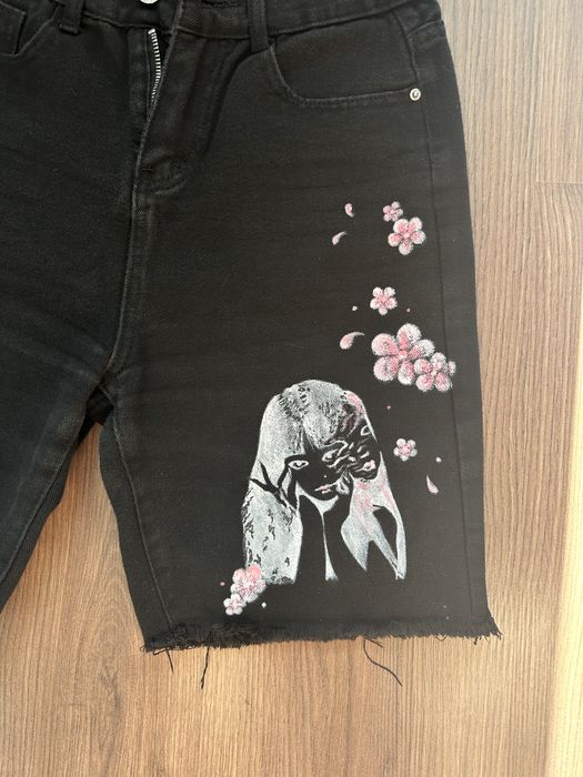 Черные шорты с аниме