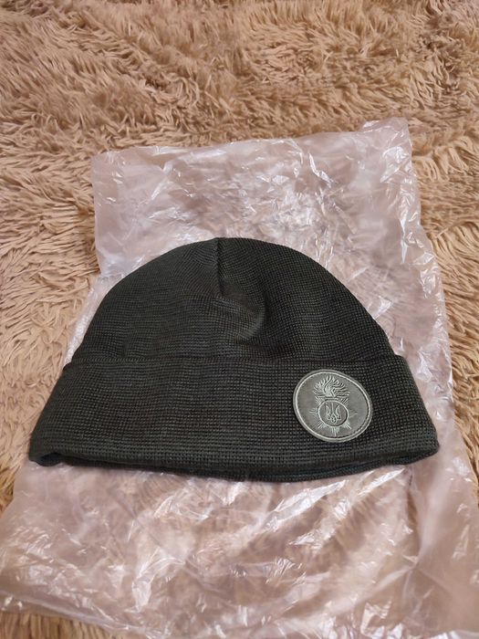 Продам шапку оливковую