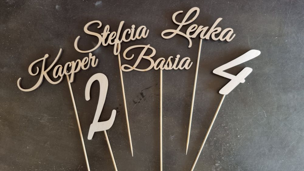 Dekoracje na tort - topper ze sklejki