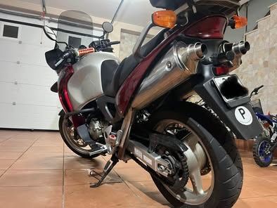 Vendo Honda Varadero 1000 de ano 2000