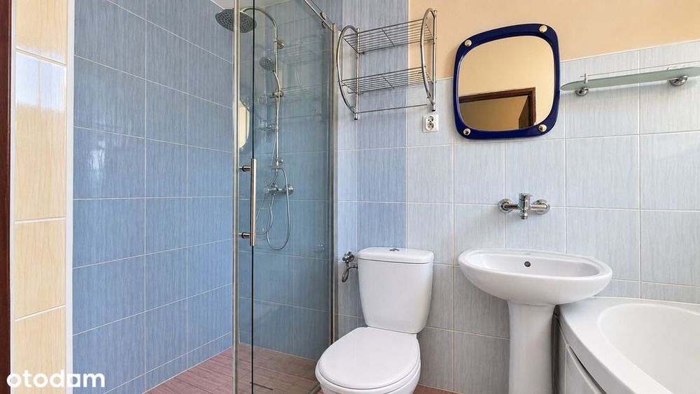 2 budynki na działce 500 m² w Radomsku