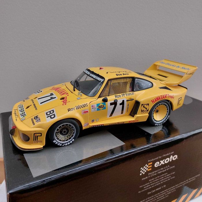 Miniatura Porsche 935 #71 Hawaiian Tropic Le Mans 1979 EXOTO 1:18