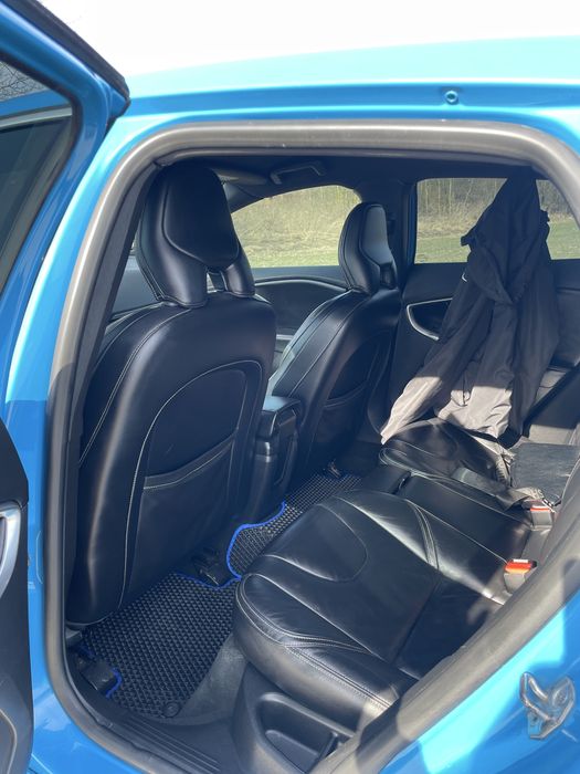 Продам Volvo v40 2014 рік