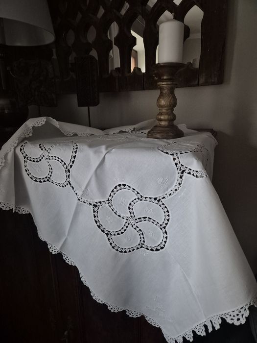 Haftowany obrus handmade 80 cm × 80 cm