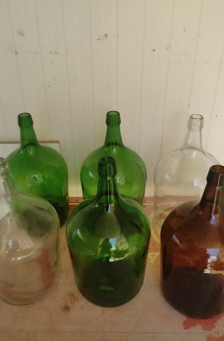 Garrafões de vidro antigos