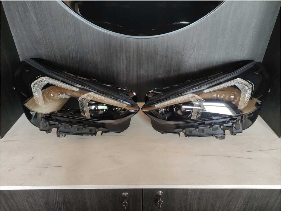 BMW X1 U11 фары левая правая