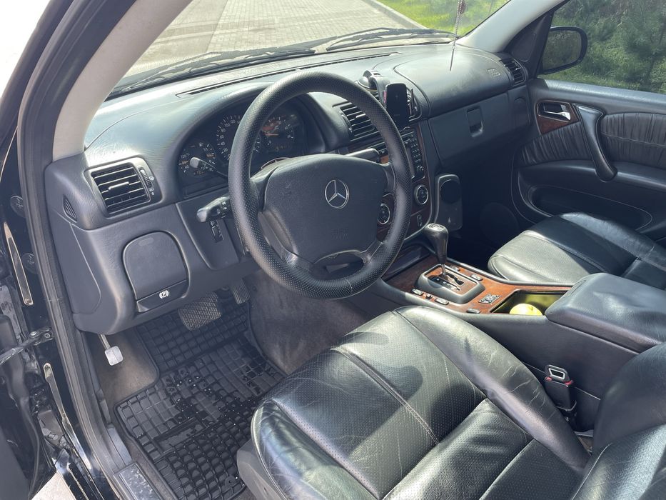 Вартий уваги ML270  2004