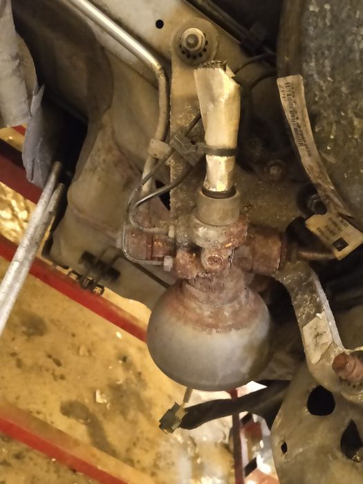 Rozdzielacz zawór zawieszenia przód Citroen C5 x7 III