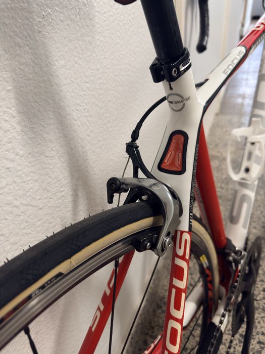 Bicicleta Focus Cayo carbono