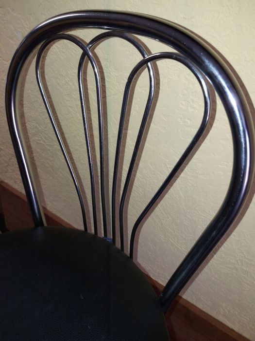 Продам барні стільці б/у