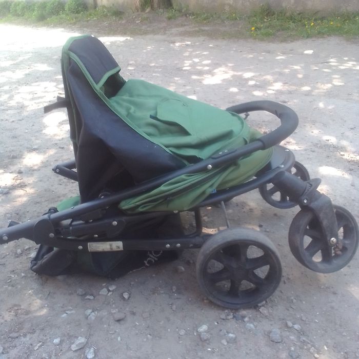 Продается детская прогулочная коляска