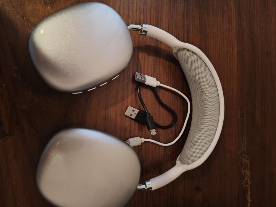 Fones bluetooth com carregador