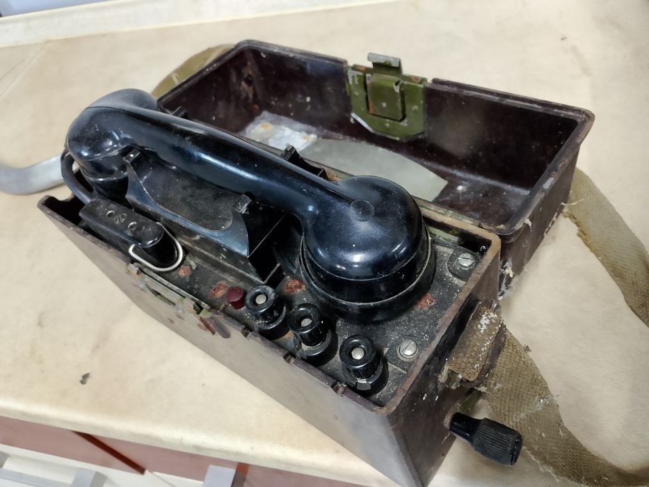 Wojskowy telefon połowy TAI-43 Zabytek