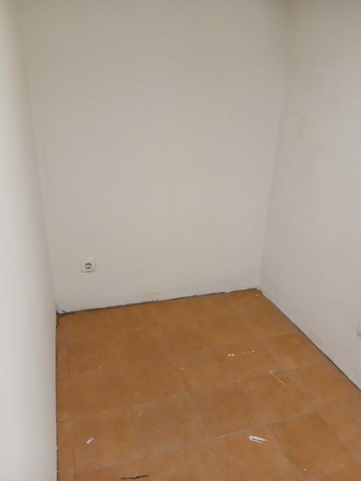 Loja para arrendar no centro de Campo de Ourique ( muito central )