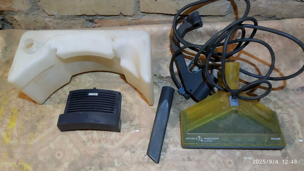 Пилосос Philips CRP454 Triathlon 2000, запчастини,щітка, насадки пилос