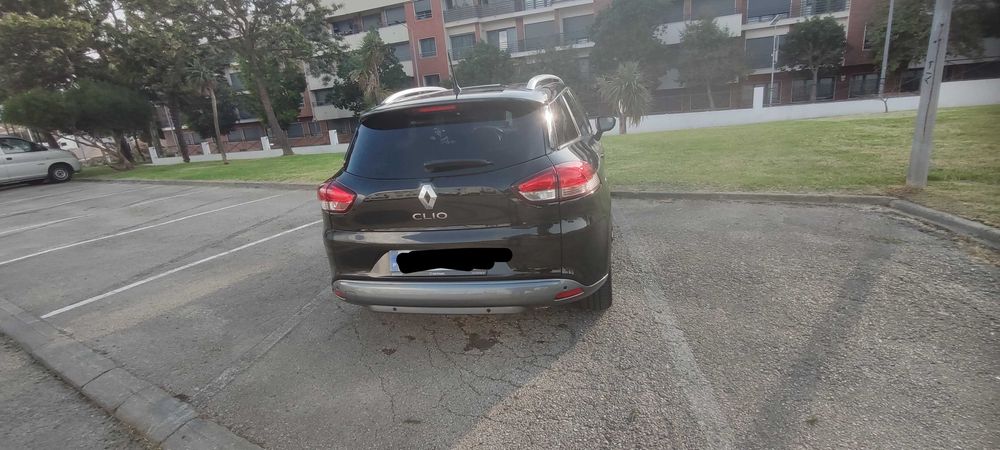 Vendo Renault Clio Sport Touring 0.9 Limited Edition Ano 11/2017 — photo 2