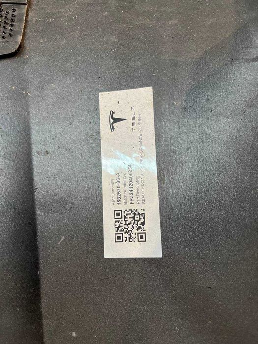 Бампер задній Tesla Model 3 Highland 2023-2024 1582570-05-A