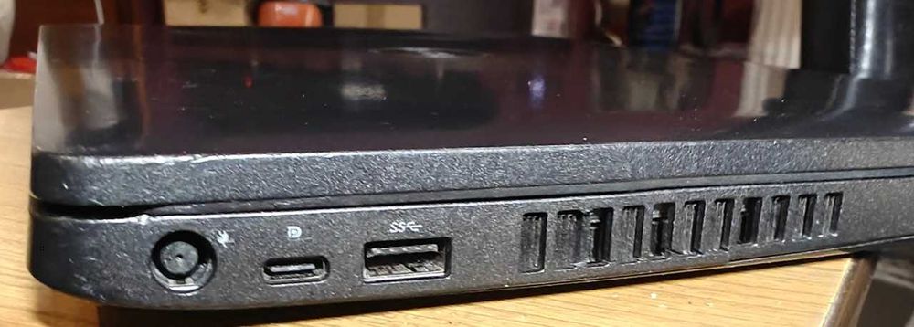 Szybki Dell Latitude 5500 Win 11 16/512 i5-8365u Podświetlana klaw 15,