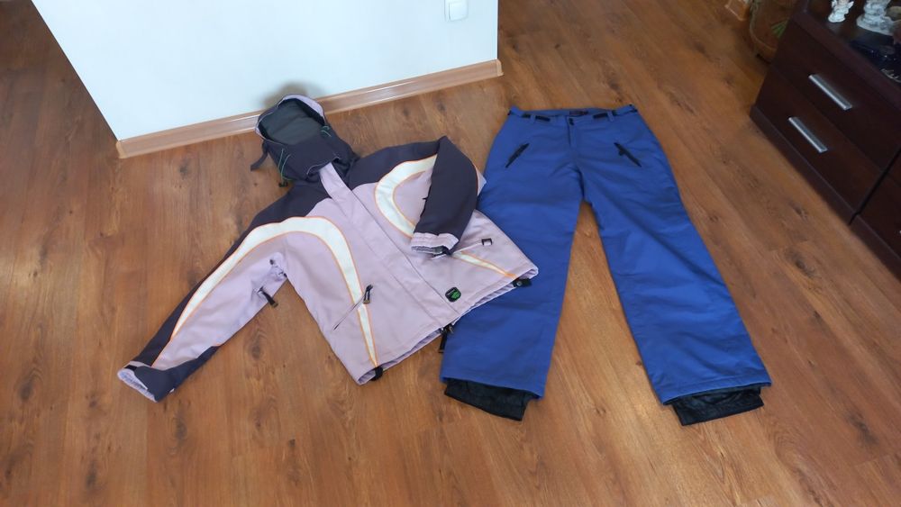 Лыжный  костюм    40р , L  ,на 175 -177см