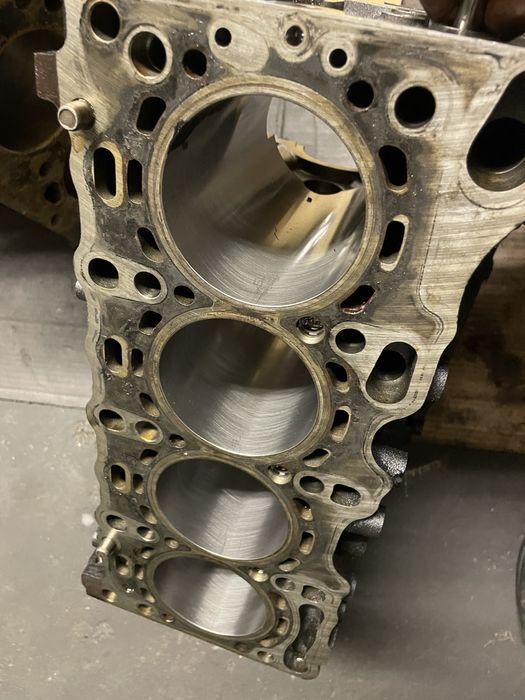 Гильзовка росточка блока v-образного алюминевого шліфовка коленвала