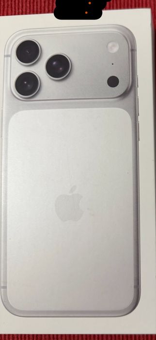 Iphone 17 pro max laranja Novo .