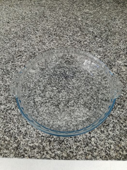 Glass pie dish424290872386529281