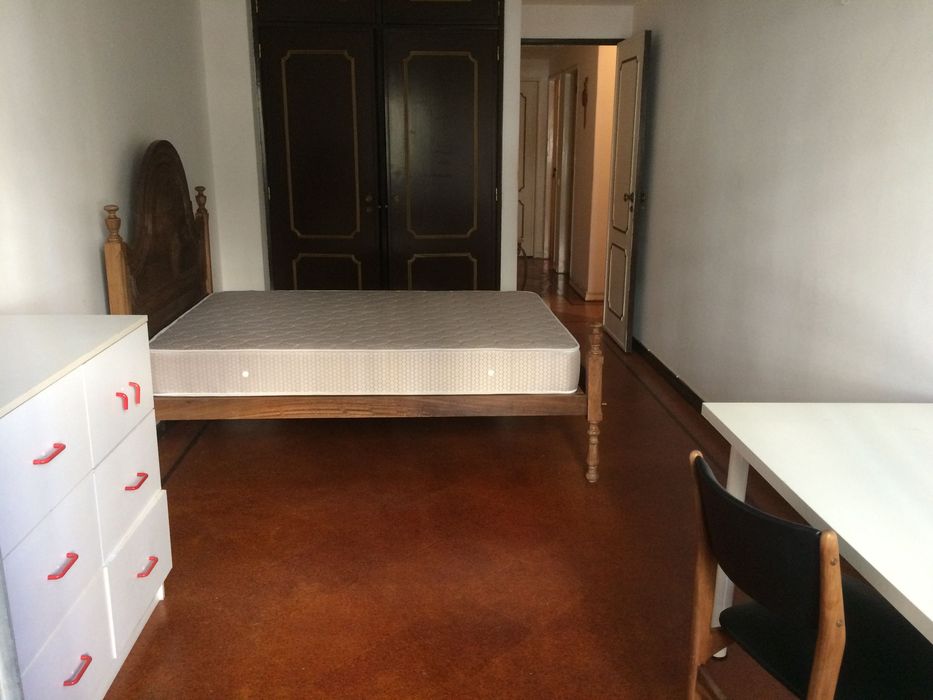 Quarto Lumiar em frente ao Metro Linha Amarela