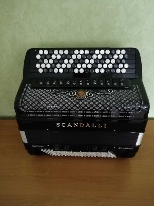 Баян SCANDALLI cromo supereor