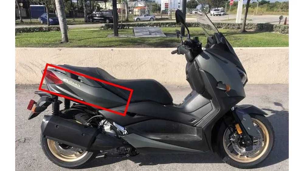 Carenagem lateral direita Yamaha X-Max 125/300/400 • BL1-F1741-00P8