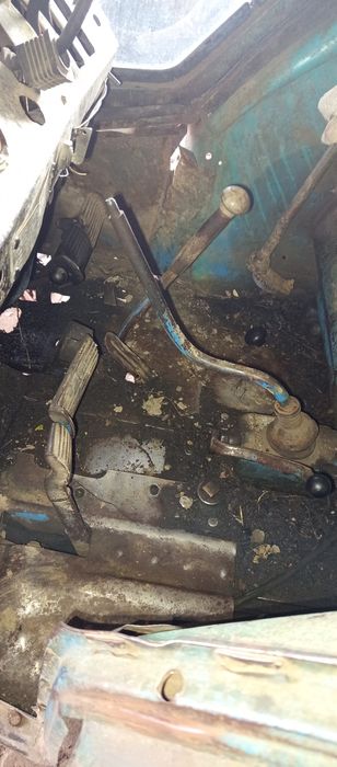 Продам два трактори