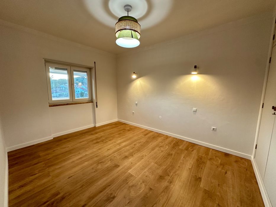 T4 com 144m² + Sótão 63m² + Quintal 25m²