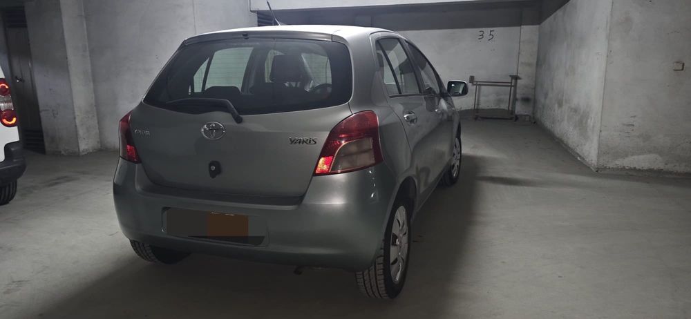 Toyota Yaris 1.0  com ar condicionado