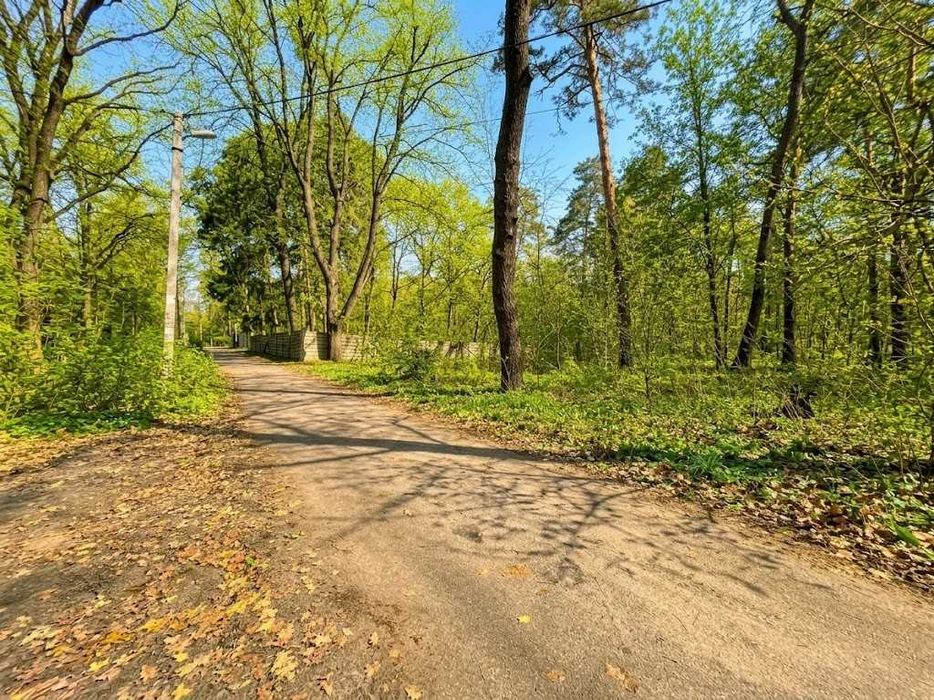 Продаж приміщення 192м². Під ремонт. Поряд озеро. Біля траси. ID:205