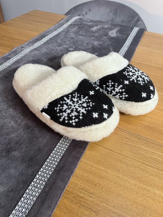 Pantofle wełniane nowe