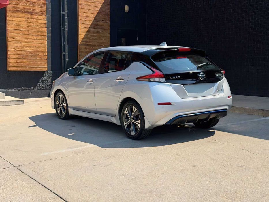 Nissan Leaf      2022