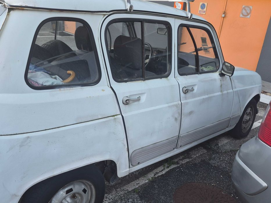Renault 4 GTL - Um Clássico Icónico (Ideal para Restauro)