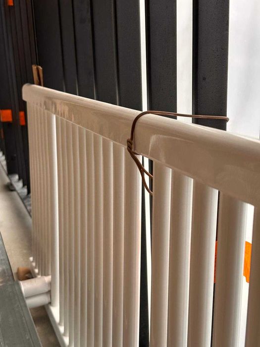 Grzejnik stalowy z głowicą termostatyczną - 180x50 NOWY!