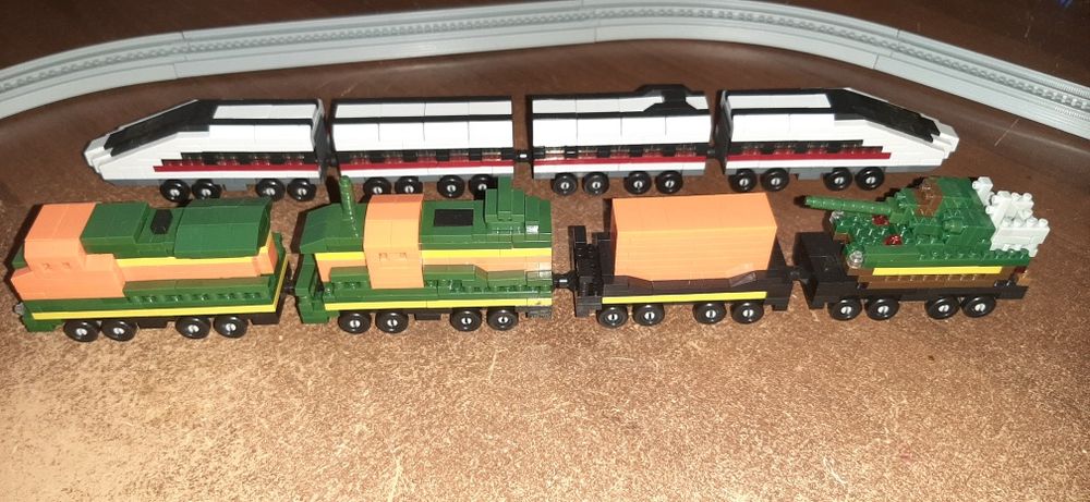 Конструктор "поезд" 2 штуки