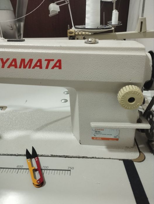 Продам швейний  оверлок промисловий та швейне обладнання